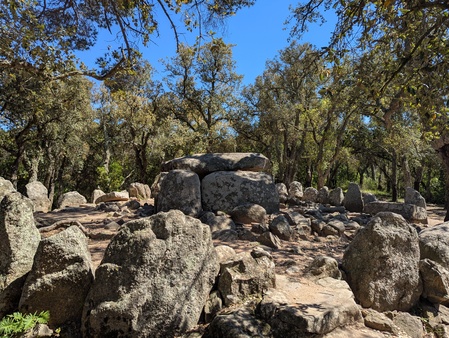Dolmen de la Cova d'en Daina Dolmen de la Cova d'en Daina